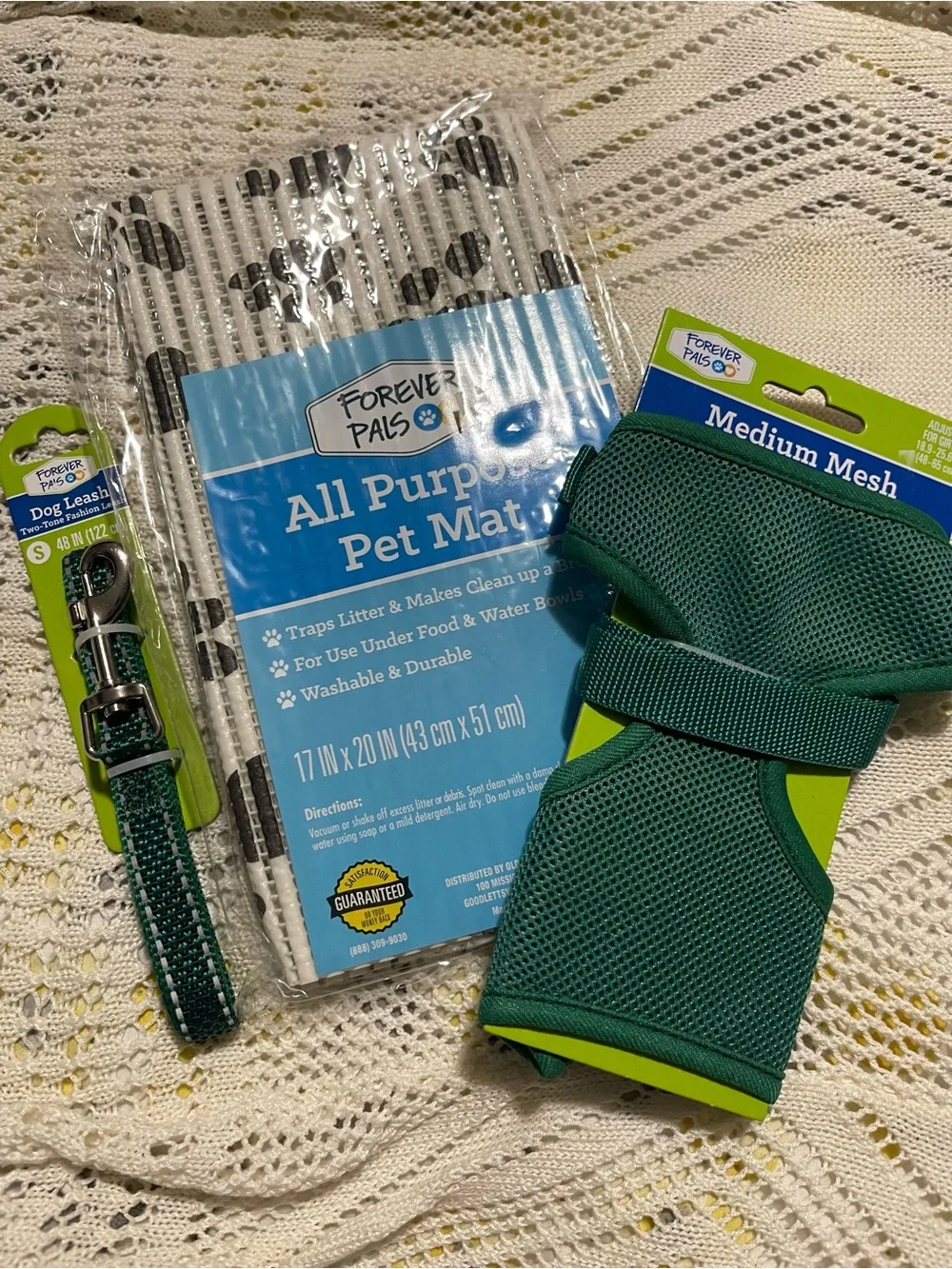 3 piece pet set. Pet Mat, 48” Dog Leash, and Medium Mesh Dog Harness GREEN #2976